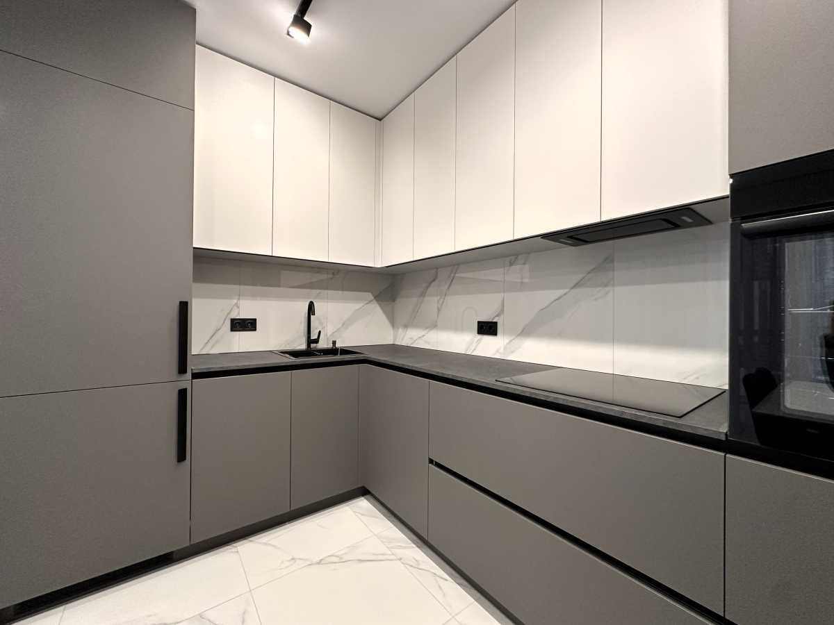 Аренда 1-комнатной квартиры 44 м², Александра Олеся ул.