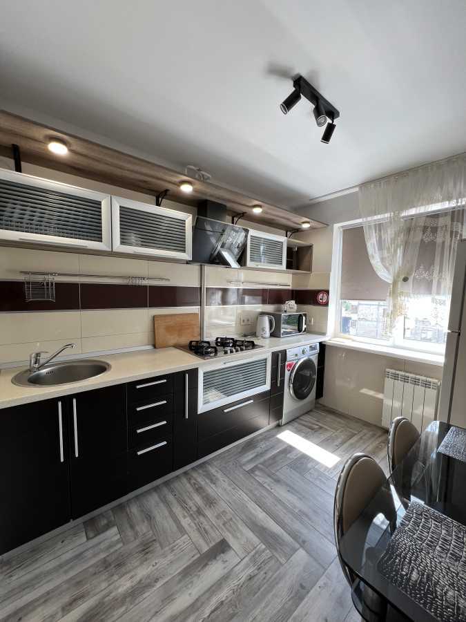 2-комнатная квартира посуточно 48 м², Митрополита Василия Липковского ул., 3