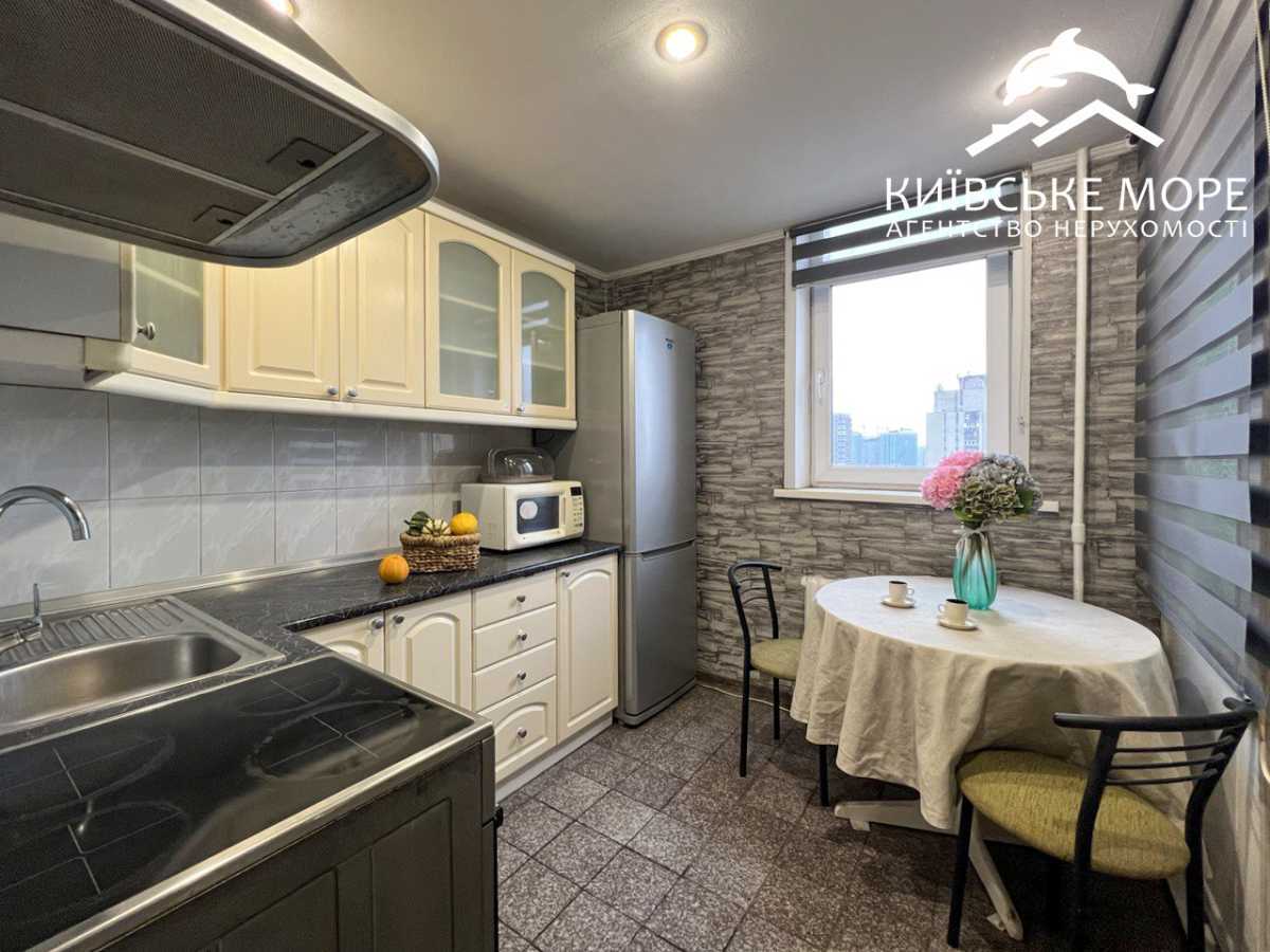 Аренда 1-комнатной квартиры 35 м², Днепровская наб., 3