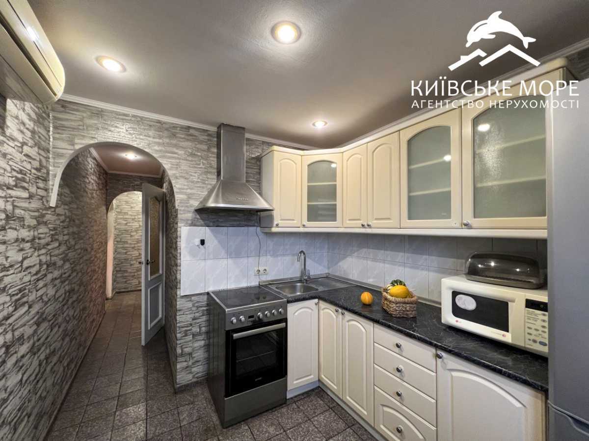 Аренда 1-комнатной квартиры 35 м², Днепровская наб., 3