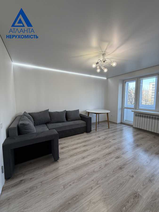 Продажа 3-комнатной квартиры 65 м², Дружбы Народов бул., 1