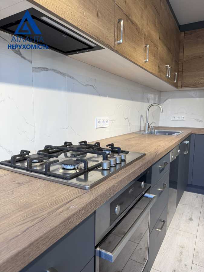 Продажа 3-комнатной квартиры 65 м², Дружбы Народов бул., 1