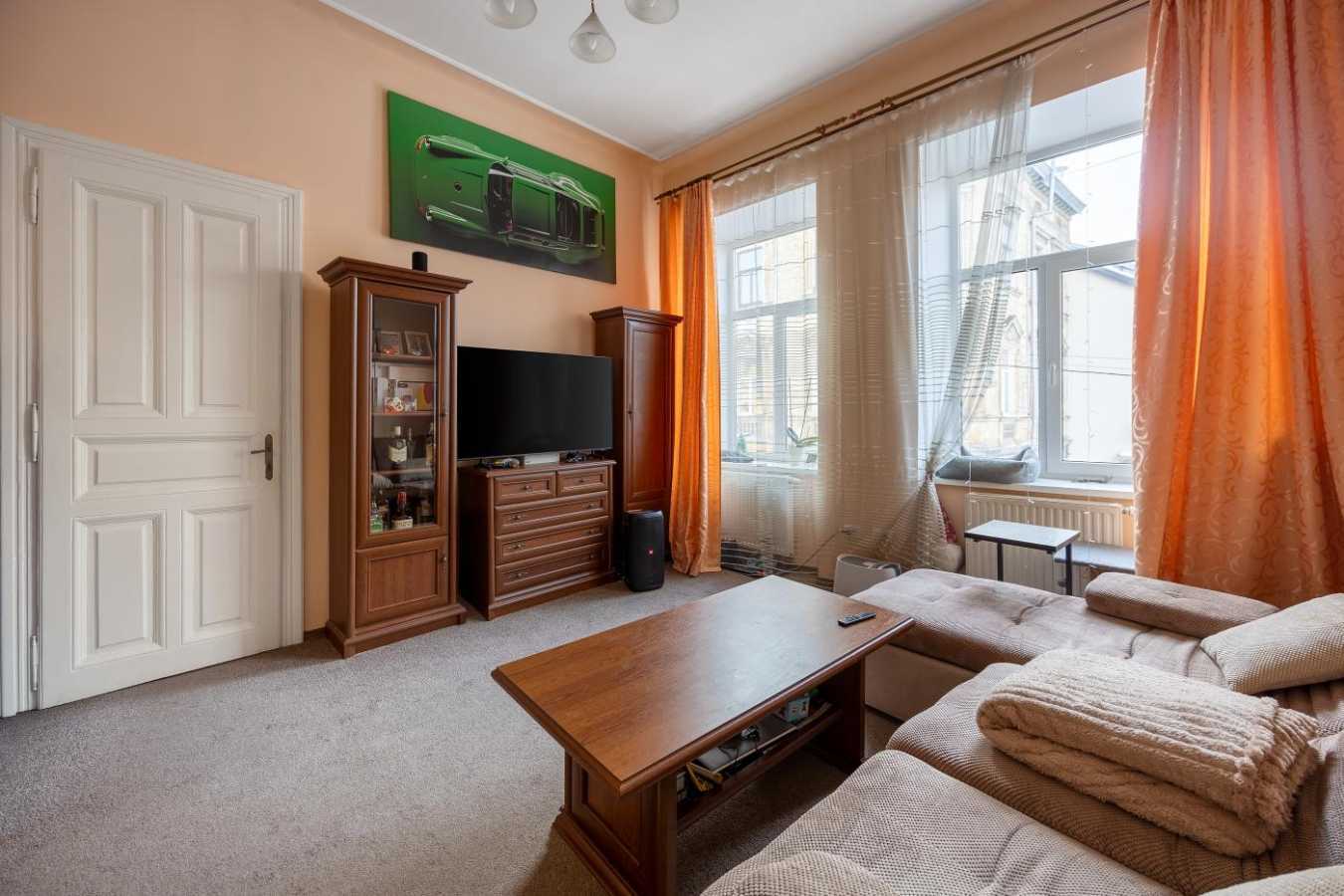 Продажа 2-комнатной квартиры 46 м², Лазнева