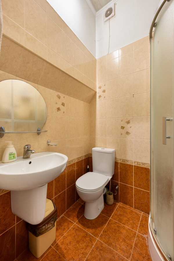 Продажа 2-комнатной квартиры 46 м², Лазнева