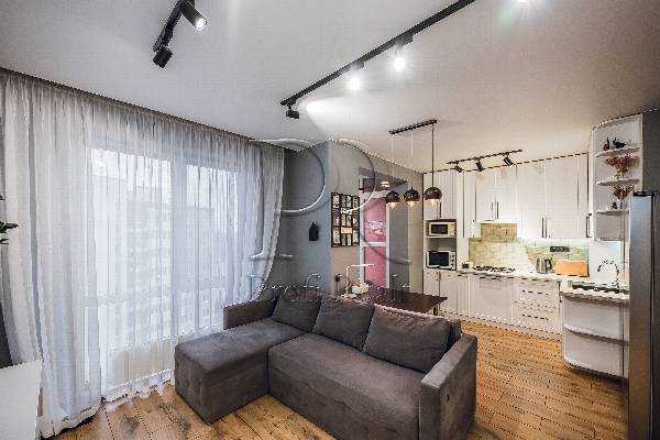 Продаж 2-кімнатної квартири 72 м², Єдності вул., 2