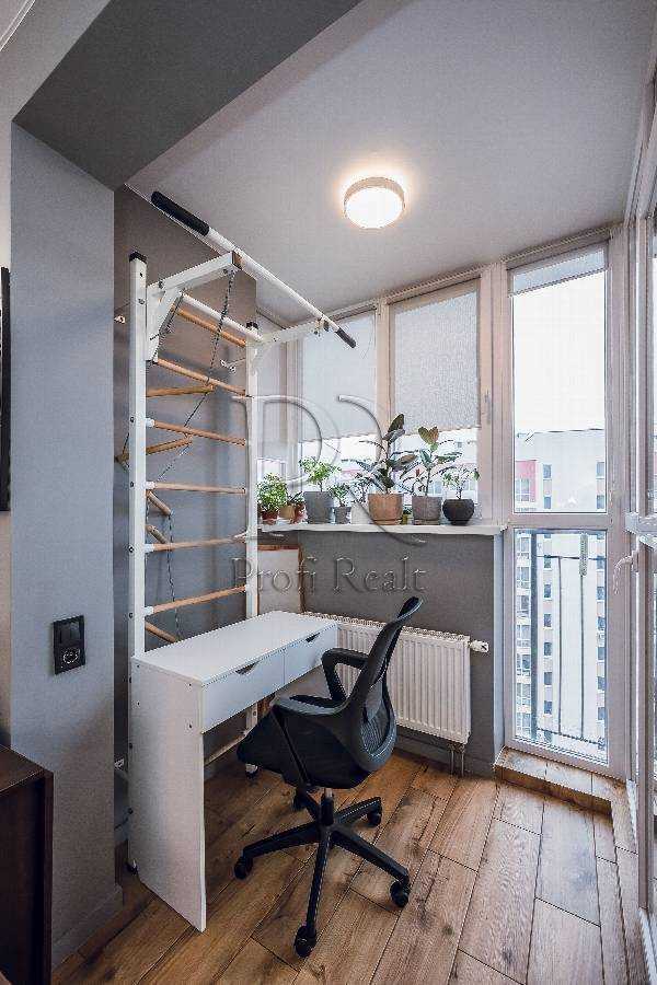 Продаж 2-кімнатної квартири 72 м², Єдності вул., 2