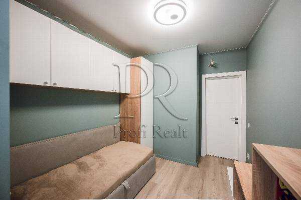 Продаж 2-кімнатної квартири 72 м², Єдності вул., 2