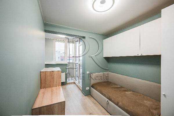 Продаж 2-кімнатної квартири 72 м², Єдності вул., 2