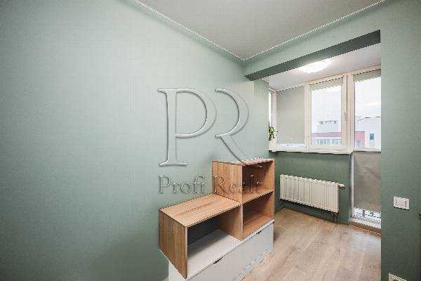 Продаж 2-кімнатної квартири 72 м², Єдності вул., 2