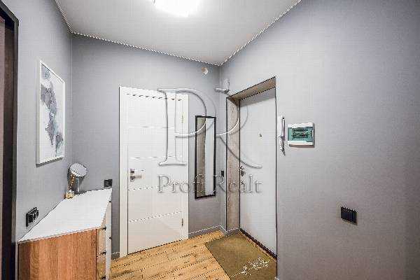 Продаж 2-кімнатної квартири 72 м², Єдності вул., 2