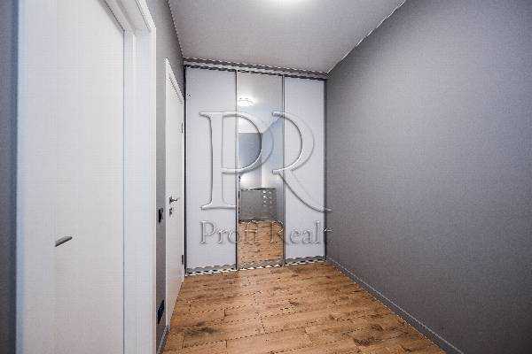 Продаж 2-кімнатної квартири 72 м², Єдності вул., 2