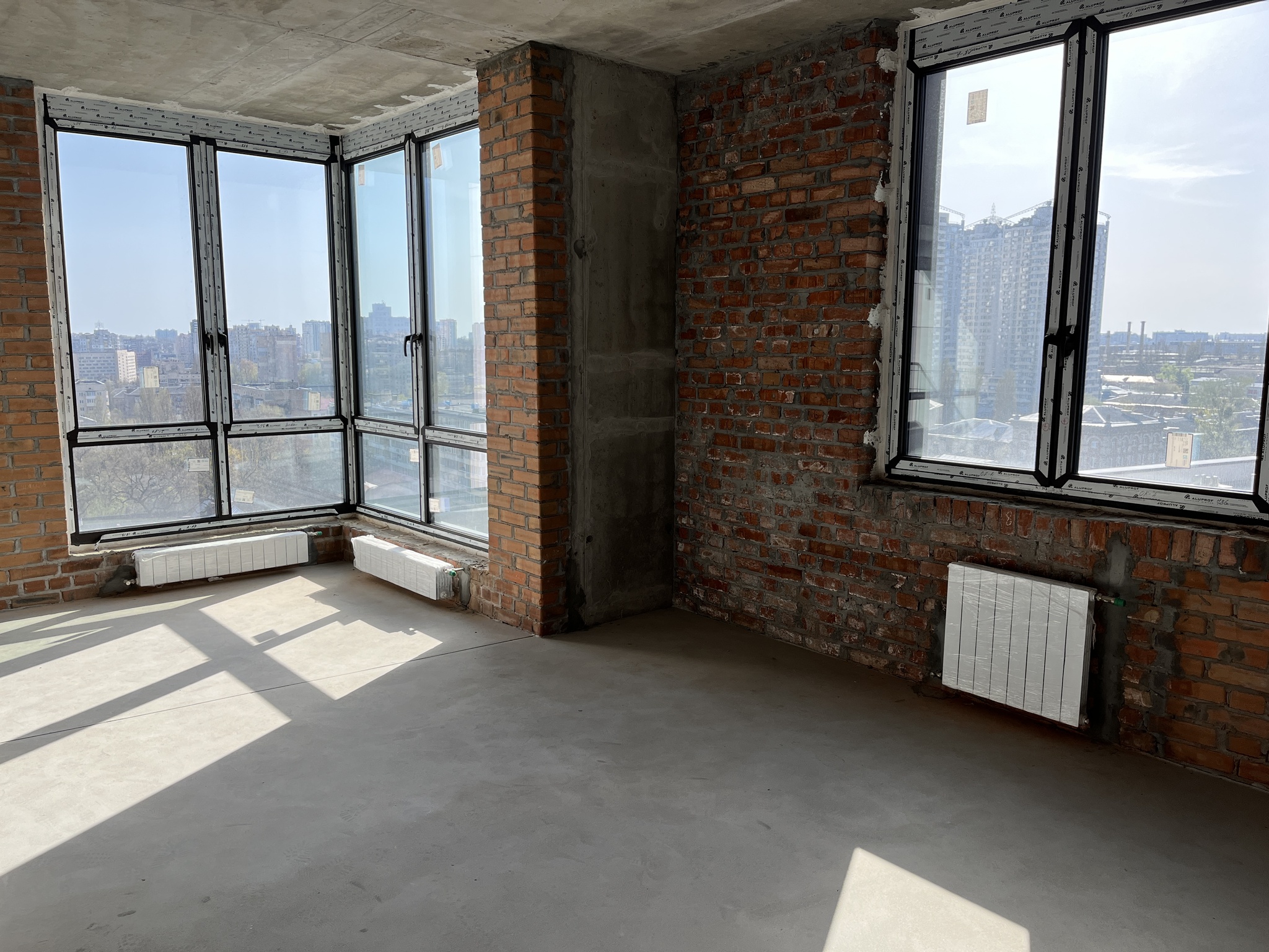 Продажа 5-комнатной квартиры 187.6 м², Берестейський, 42А