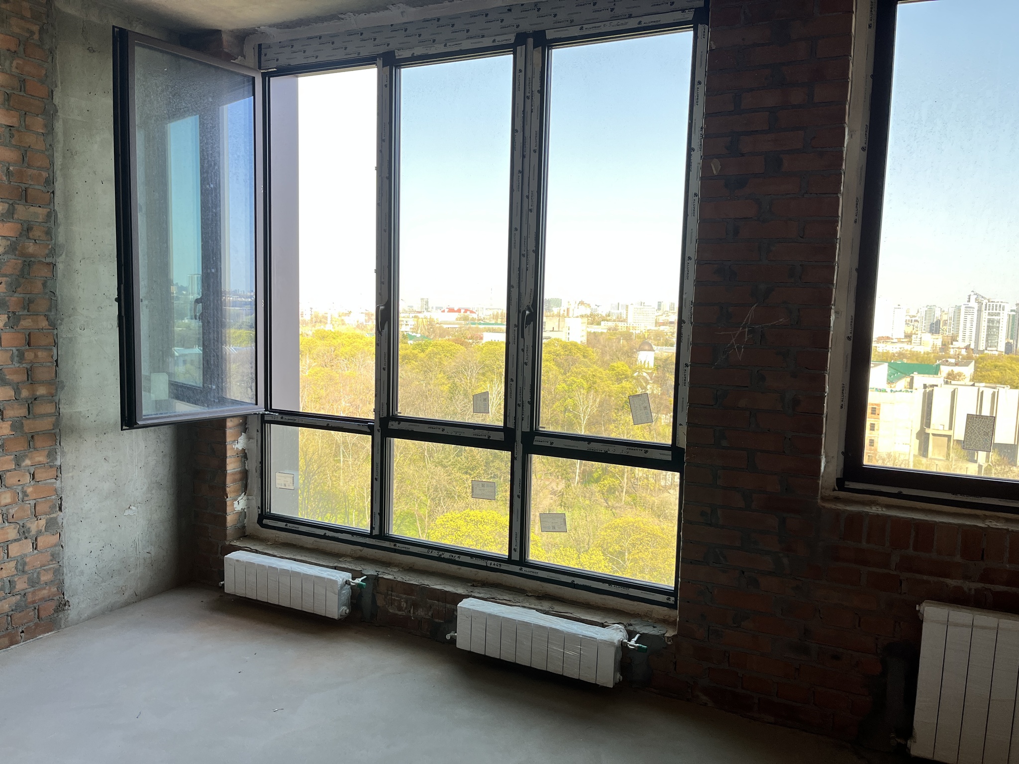 Продажа 5-комнатной квартиры 187.6 м², Берестейський, 42А