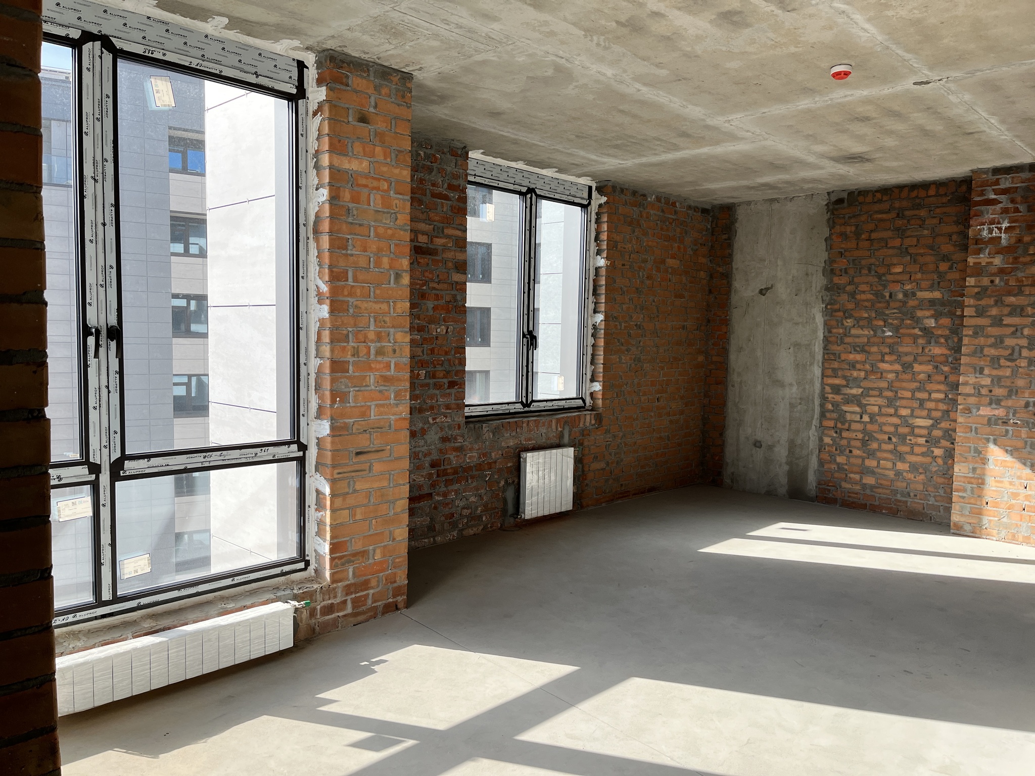 Продажа 5-комнатной квартиры 187.6 м², Берестейський, 42А