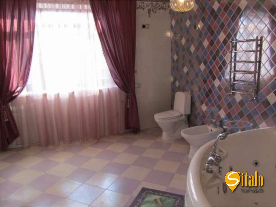 Оренда будинку 420 м², 108-а Садова вул.