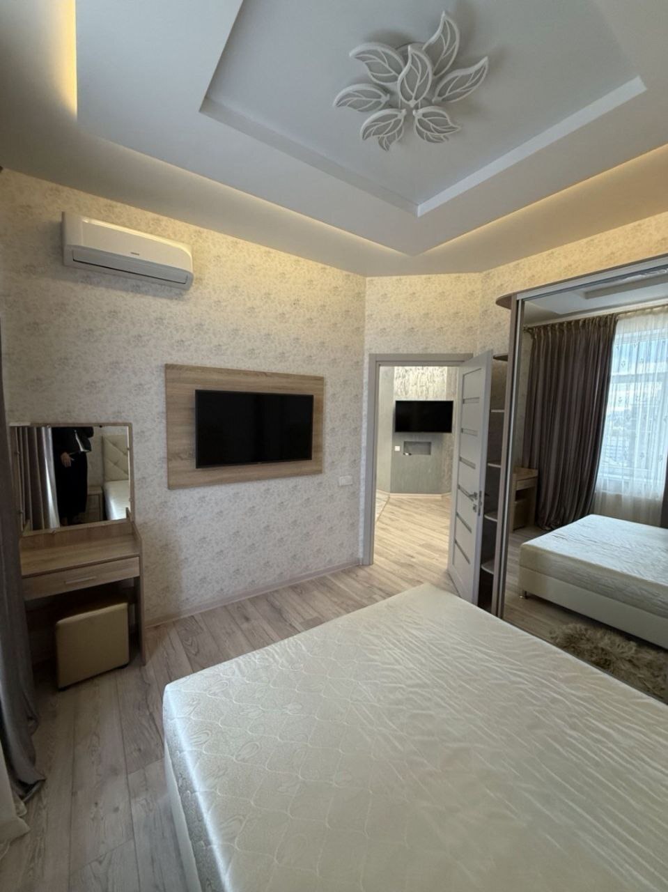 Оренда 1-кімнатної квартири 55 м², Леонтовича вул., 16