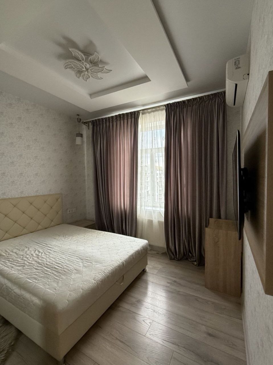 Оренда 1-кімнатної квартири 55 м², Леонтовича вул., 16