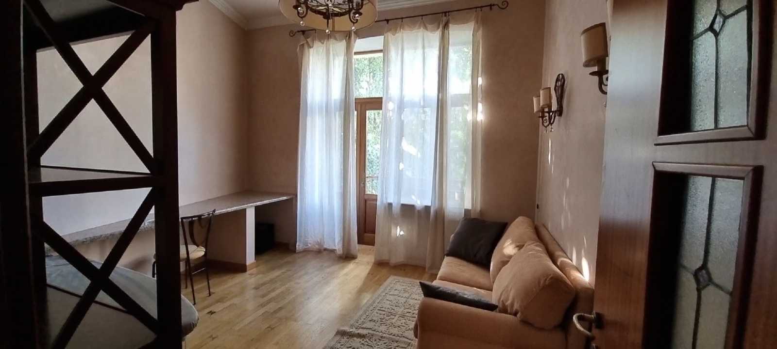 Аренда 2-комнатной квартиры 110 м², Андреевский спуск, 2Б