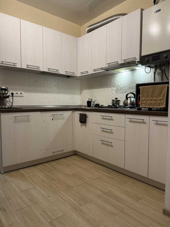 Оренда 1-кімнатної квартири 38 м², Джерельна вул., 12