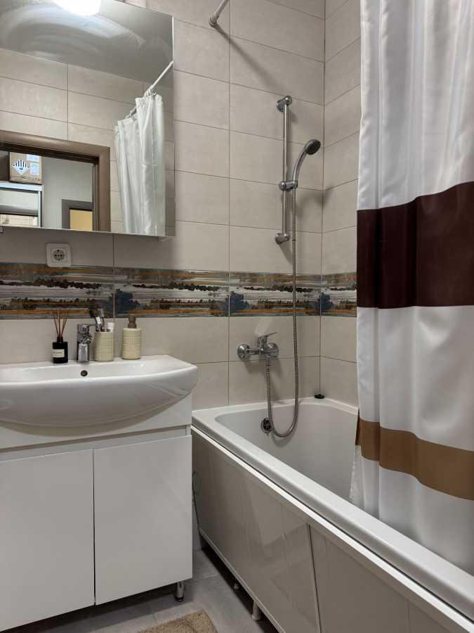 Оренда 1-кімнатної квартири 38 м², Джерельна вул., 12