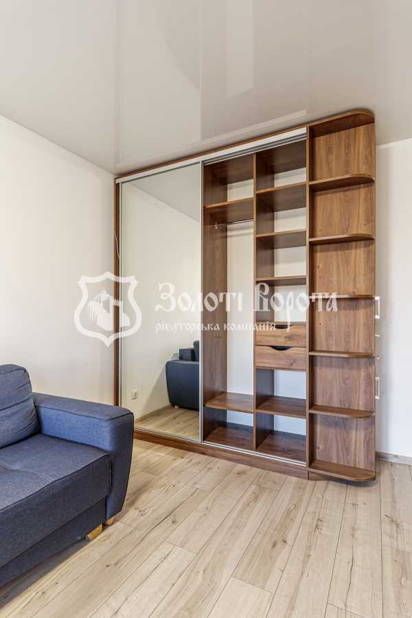 Продаж 1-кімнатної квартири 32.9 м², Кирилівська вул., 115/1