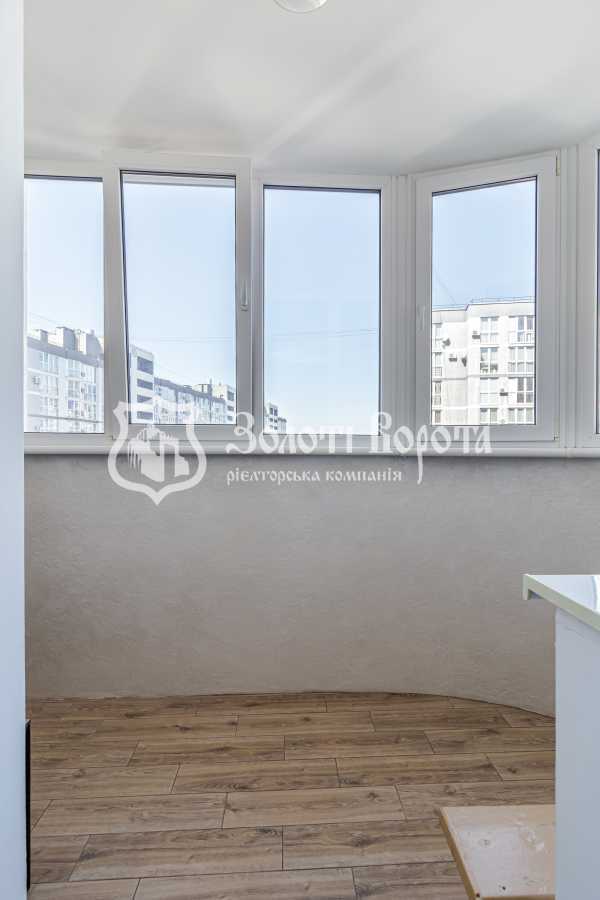 Продаж 3-кімнатної квартири 99.9 м², Олени Пчілки вул., 8