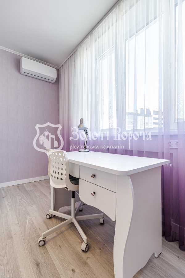 Продаж 3-кімнатної квартири 99.9 м², Олени Пчілки вул., 8