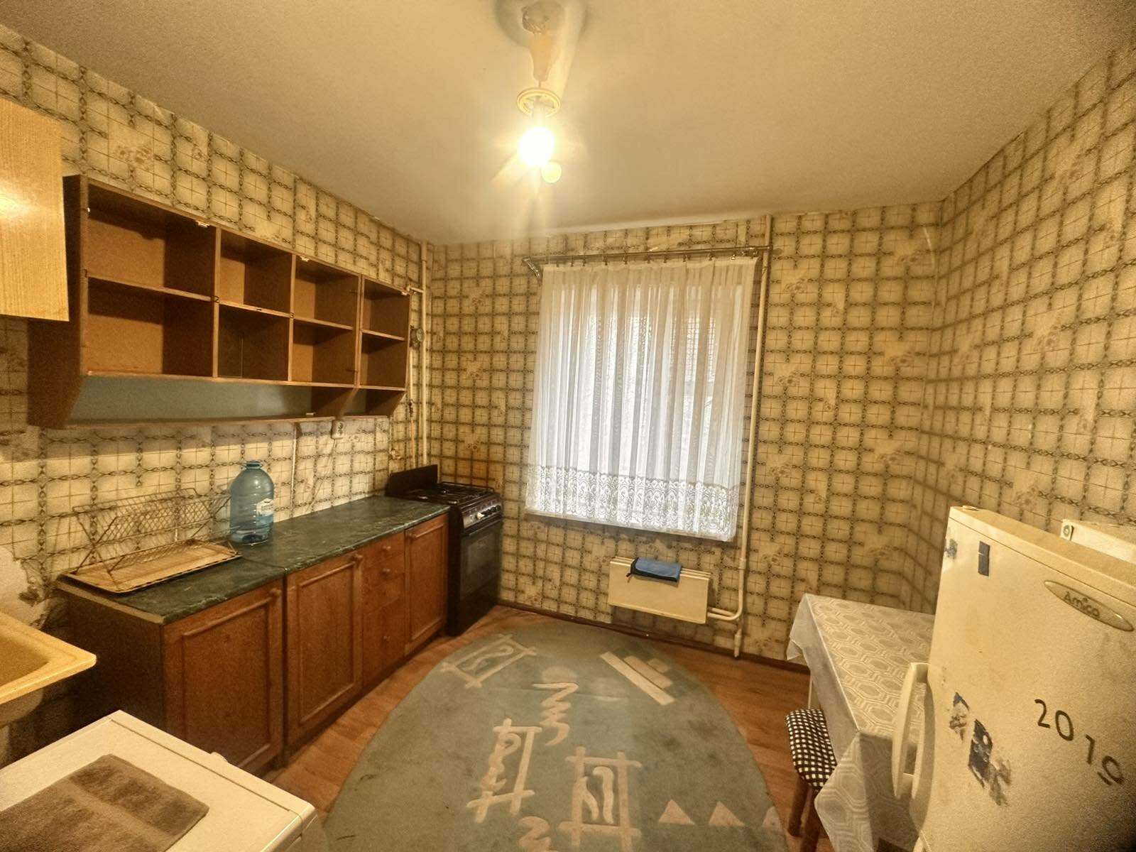 Продаж 4-кімнатної квартири 77 м², Новопрорізна вул.