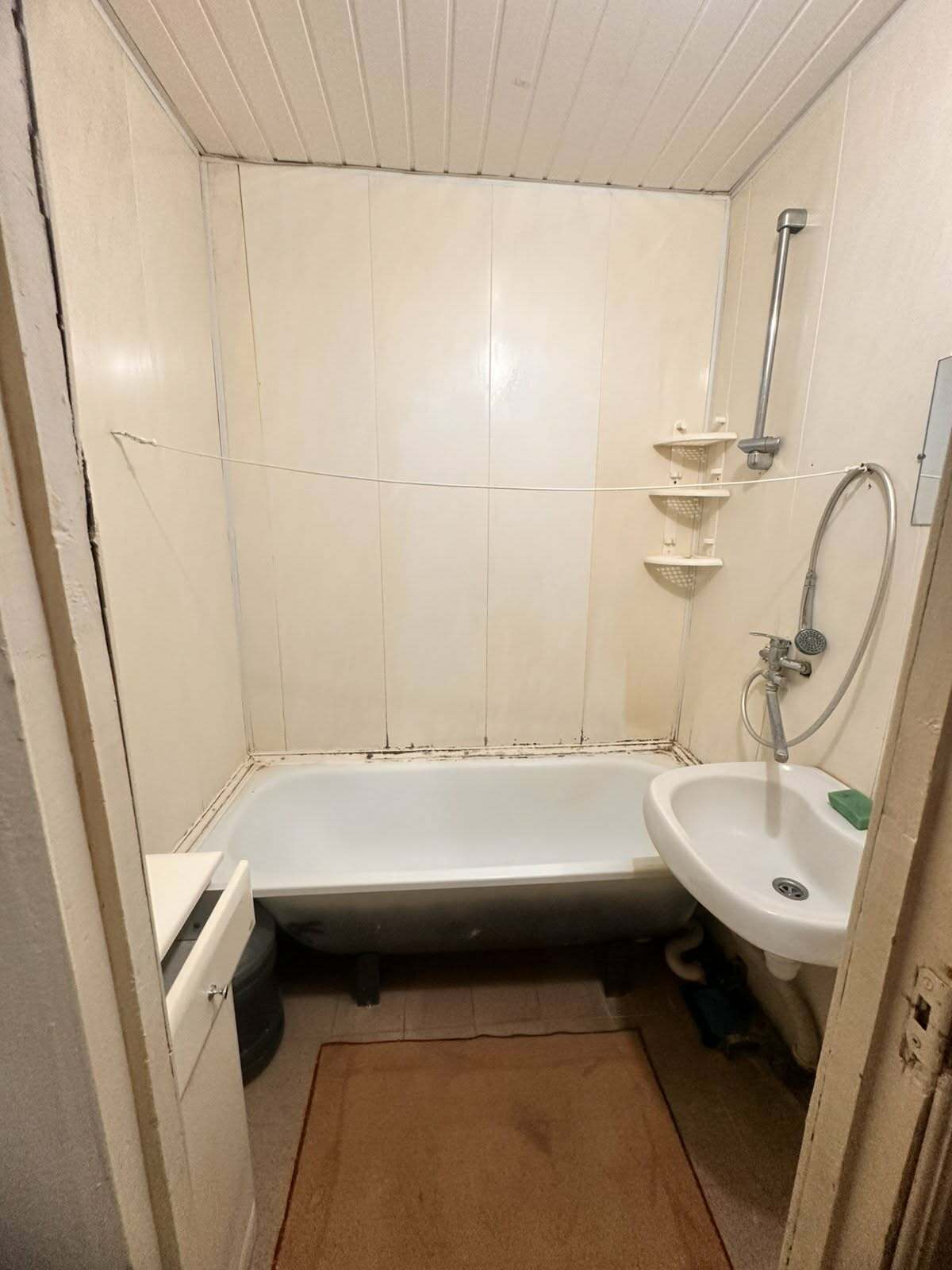 Продаж 4-кімнатної квартири 77 м², Новопрорізна вул.