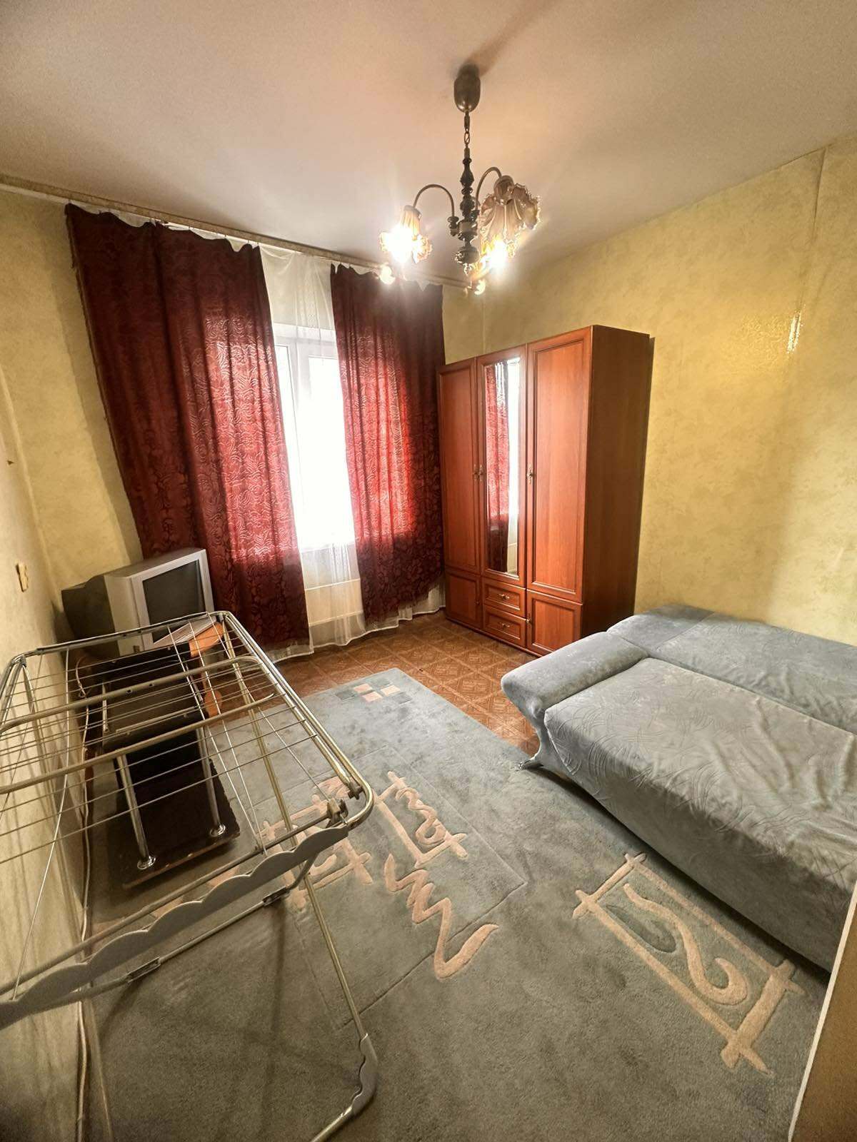 Продаж 4-кімнатної квартири 77 м², Новопрорізна вул.