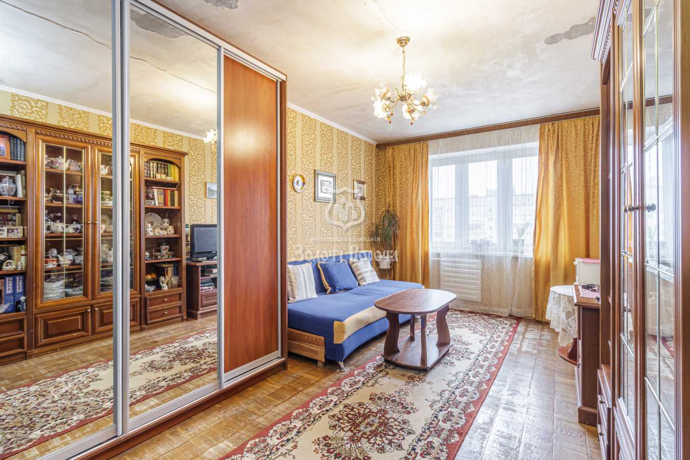 Продаж 3-кімнатної квартири 70.2 м², Севастопольська вул., 19