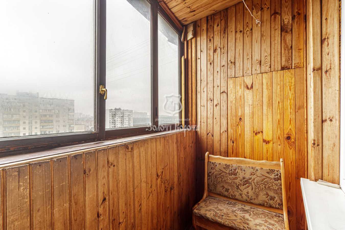 Продаж 3-кімнатної квартири 70.2 м², Севастопольська вул., 19