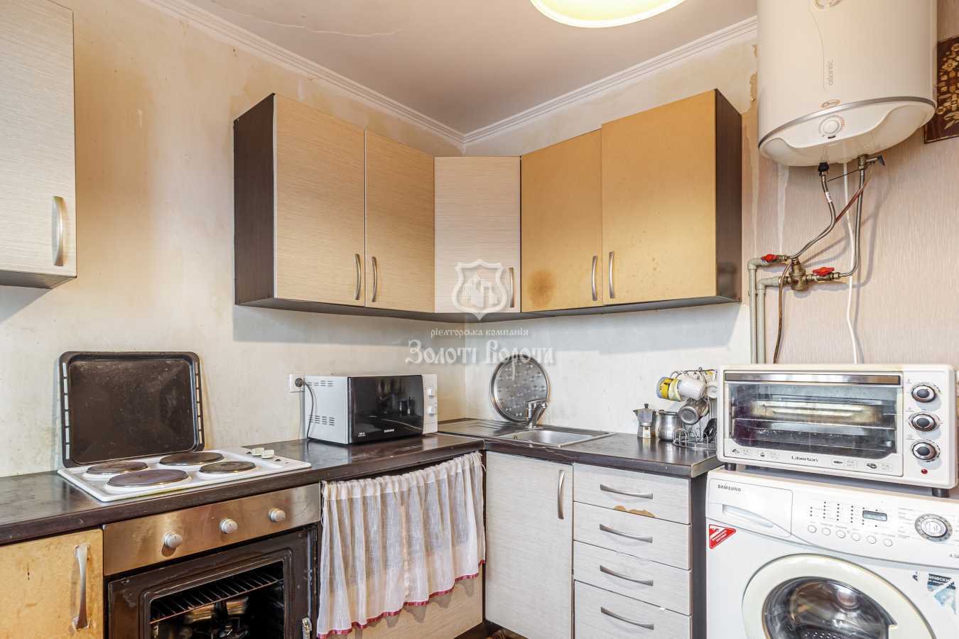 Продаж 3-кімнатної квартири 70.2 м², Севастопольська вул., 19