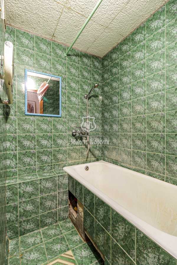 Продаж 3-кімнатної квартири 70.2 м², Севастопольська вул., 19