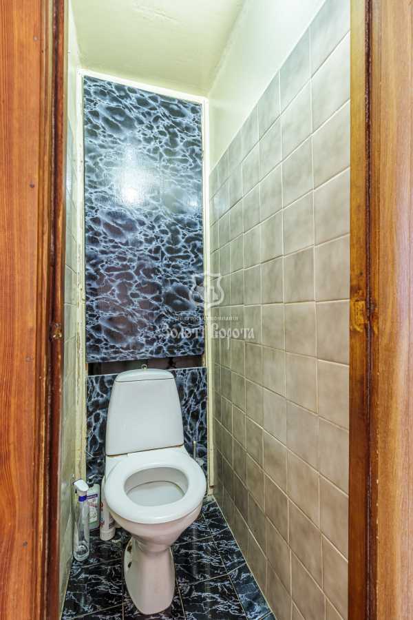 Продаж 3-кімнатної квартири 70.2 м², Севастопольська вул., 19