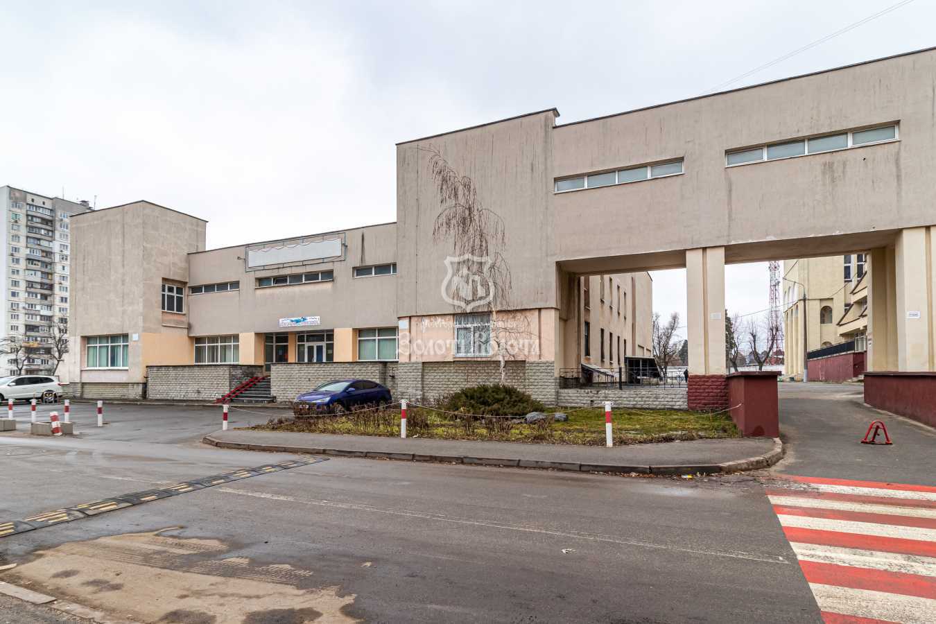 Продаж 3-кімнатної квартири 70.2 м², Севастопольська вул., 19