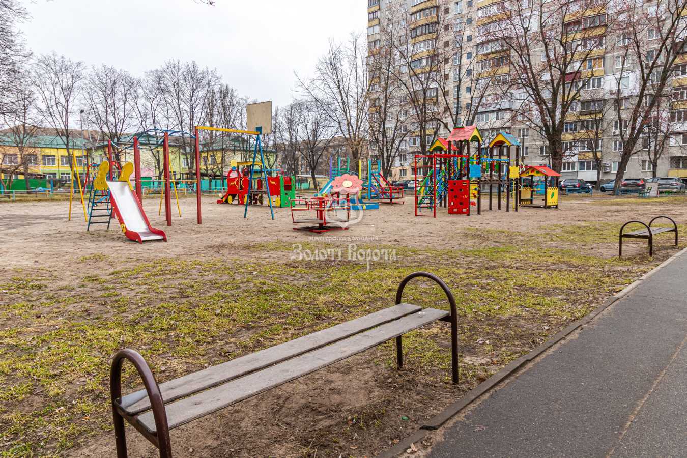 Продаж 3-кімнатної квартири 70.2 м², Севастопольська вул., 19