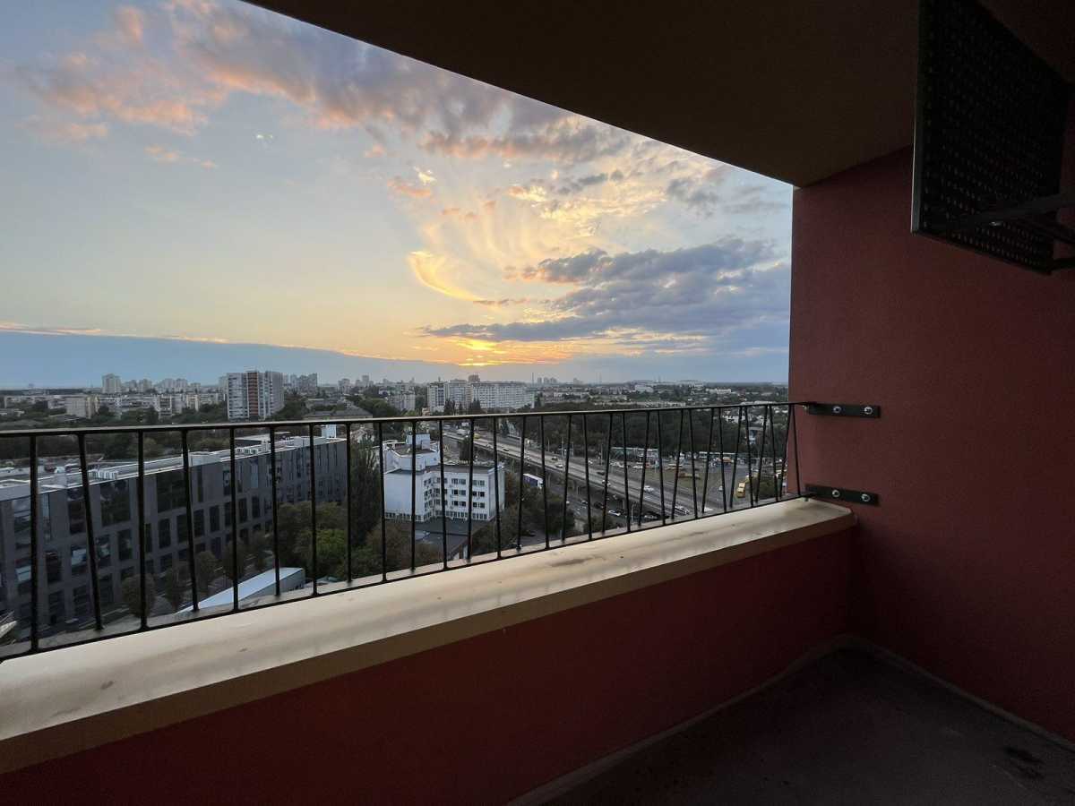 Продаж 4-кімнатної квартири 99 м², Берестейский, 67