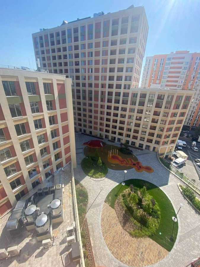 Продаж 4-кімнатної квартири 99 м², Берестейский, 67