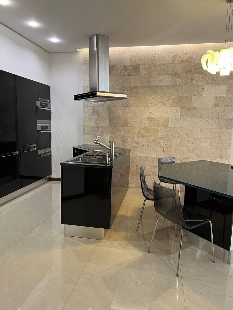 Оренда 3-кімнатної квартири 210 м², Каркашадзе пров., 9