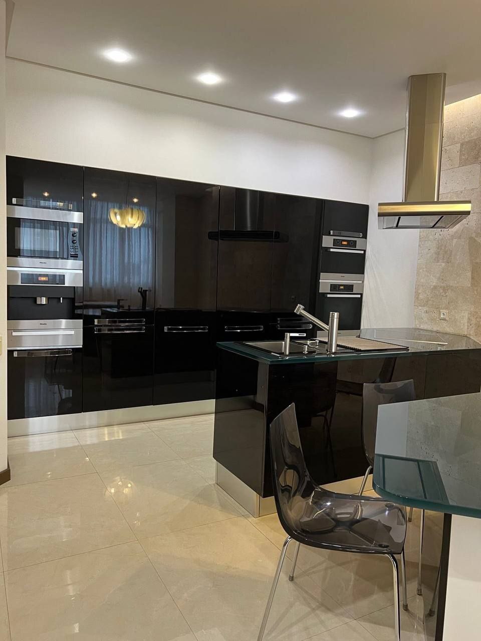 Оренда 3-кімнатної квартири 210 м², Каркашадзе пров., 9