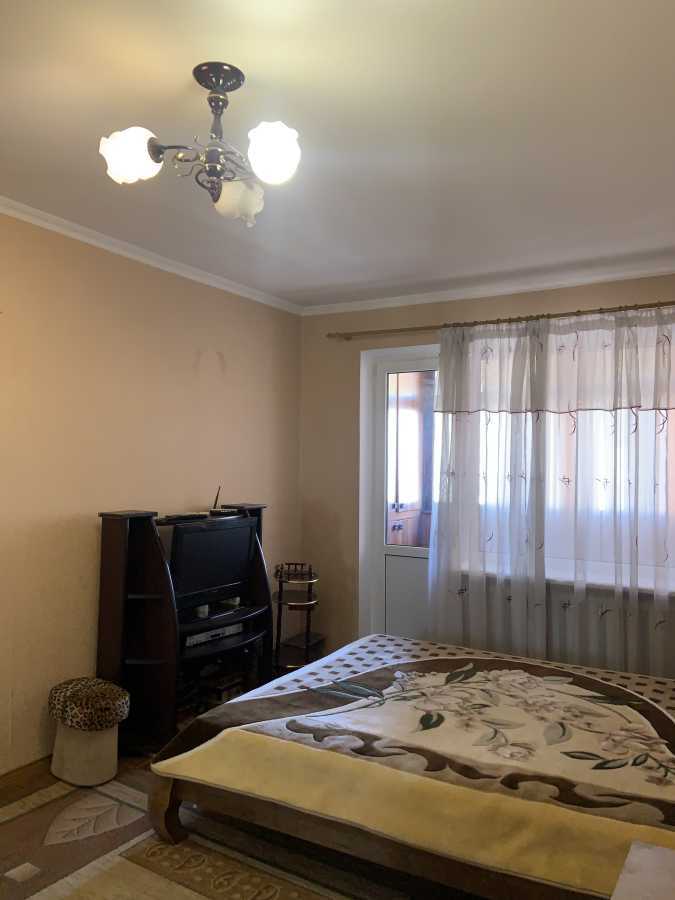 Продажа 2-комнатной квартиры 47.4 м², Ильичевская ул., Александрийская, 10