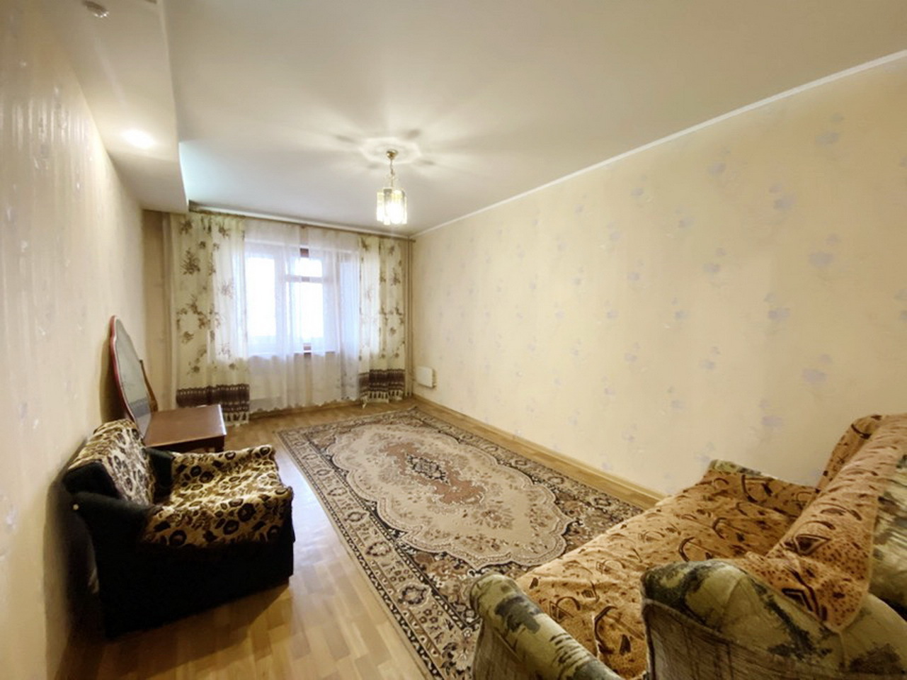 Продажа 1-комнатной квартиры 42.2 м², Лазурная ул.