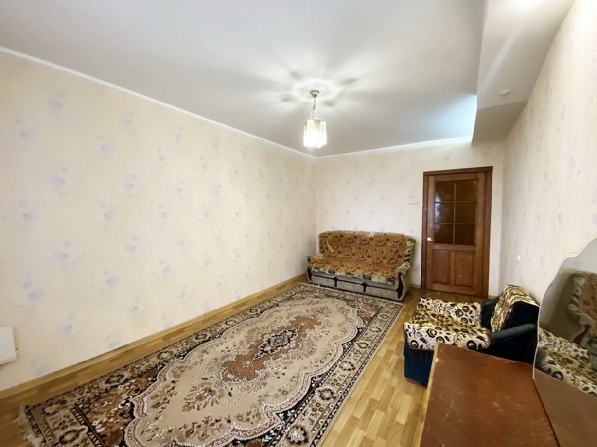 Продажа 1-комнатной квартиры 42.2 м², Лазурная ул.
