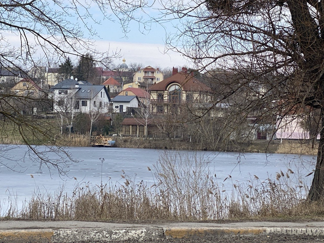 Продажа участка под индивидуальное жилое строительство 200 соток