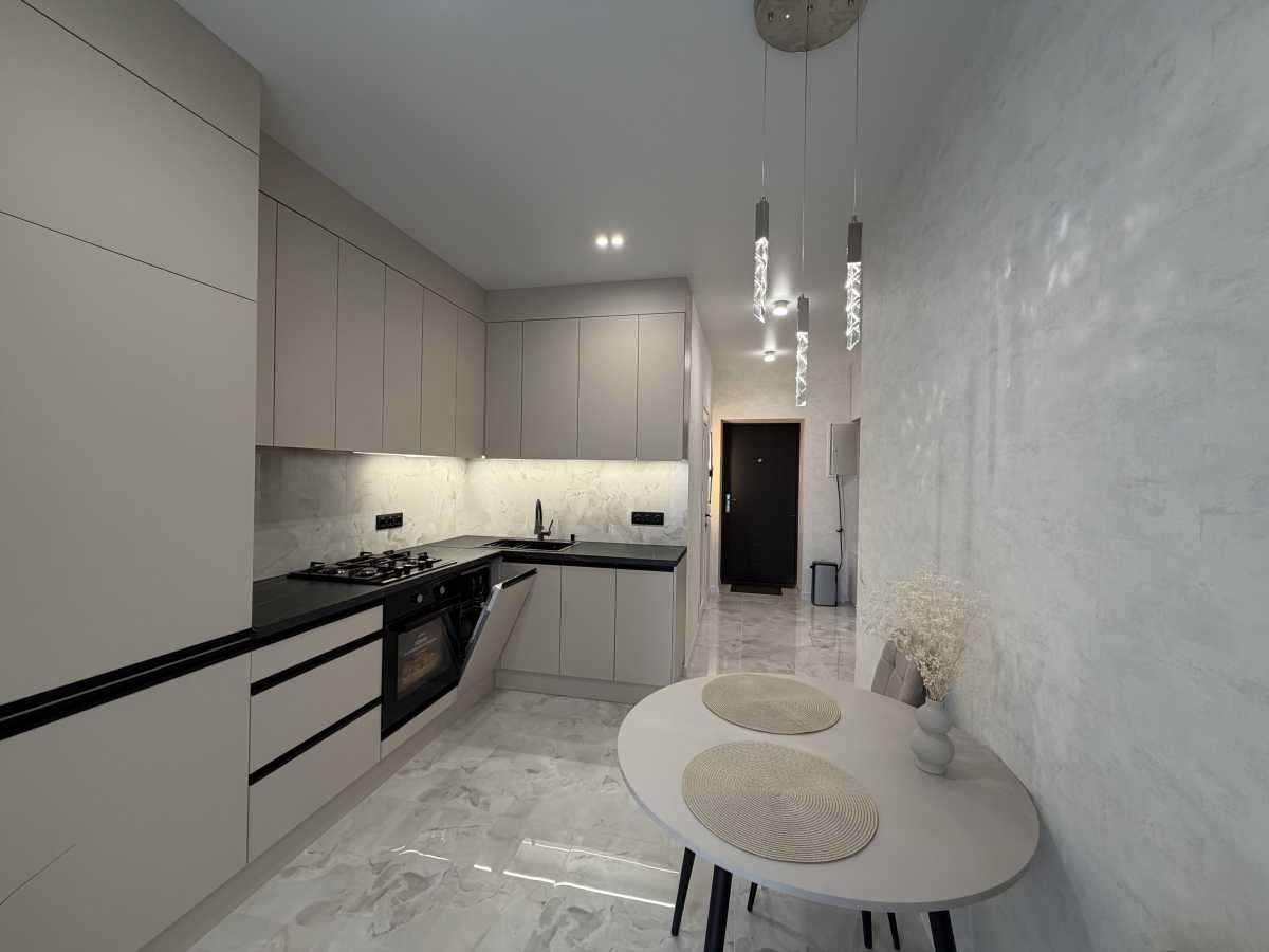 Продаж 1-кімнатної квартири 38 м², Героїв Небесної Сотні просп.