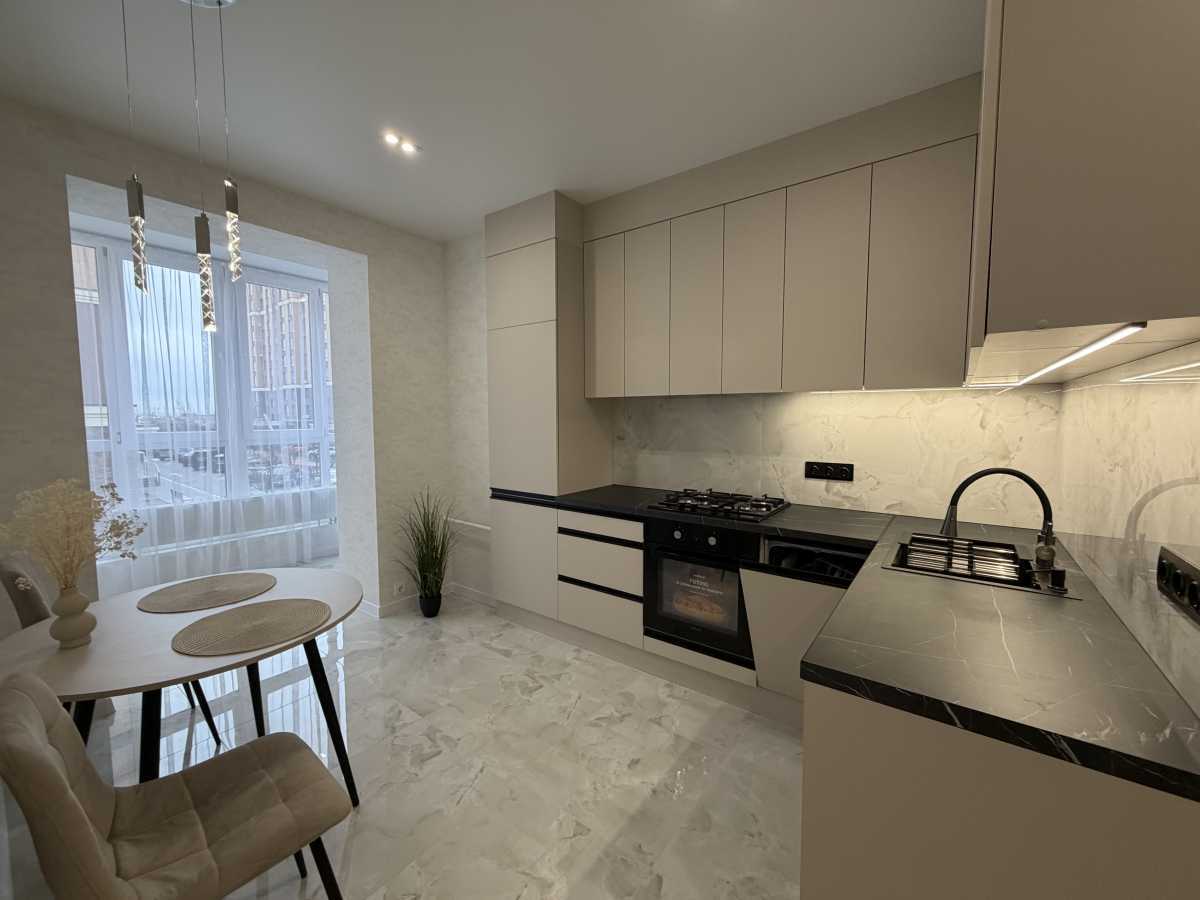 Продаж 1-кімнатної квартири 38 м², Героїв Небесної Сотні просп.