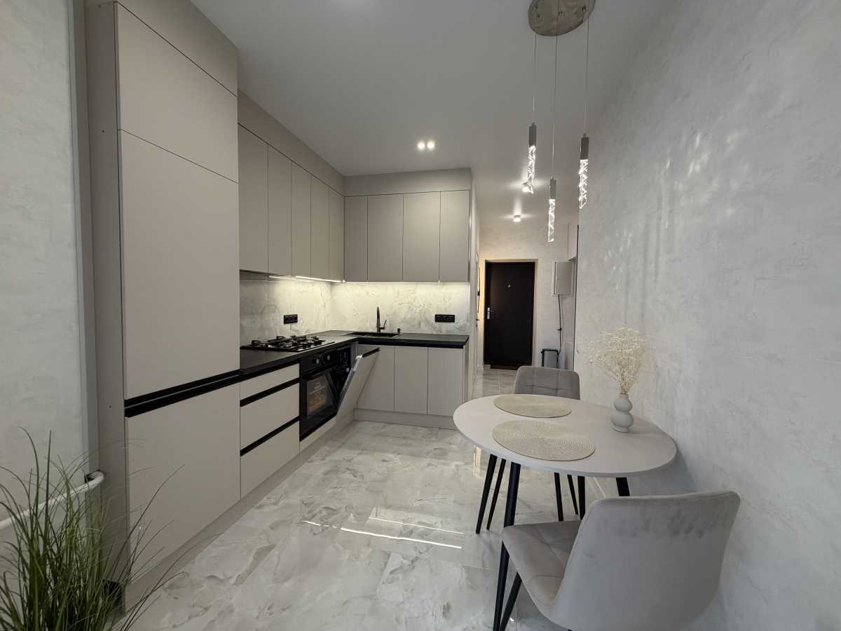 Продаж 1-кімнатної квартири 38 м², Героїв Небесної Сотні просп.