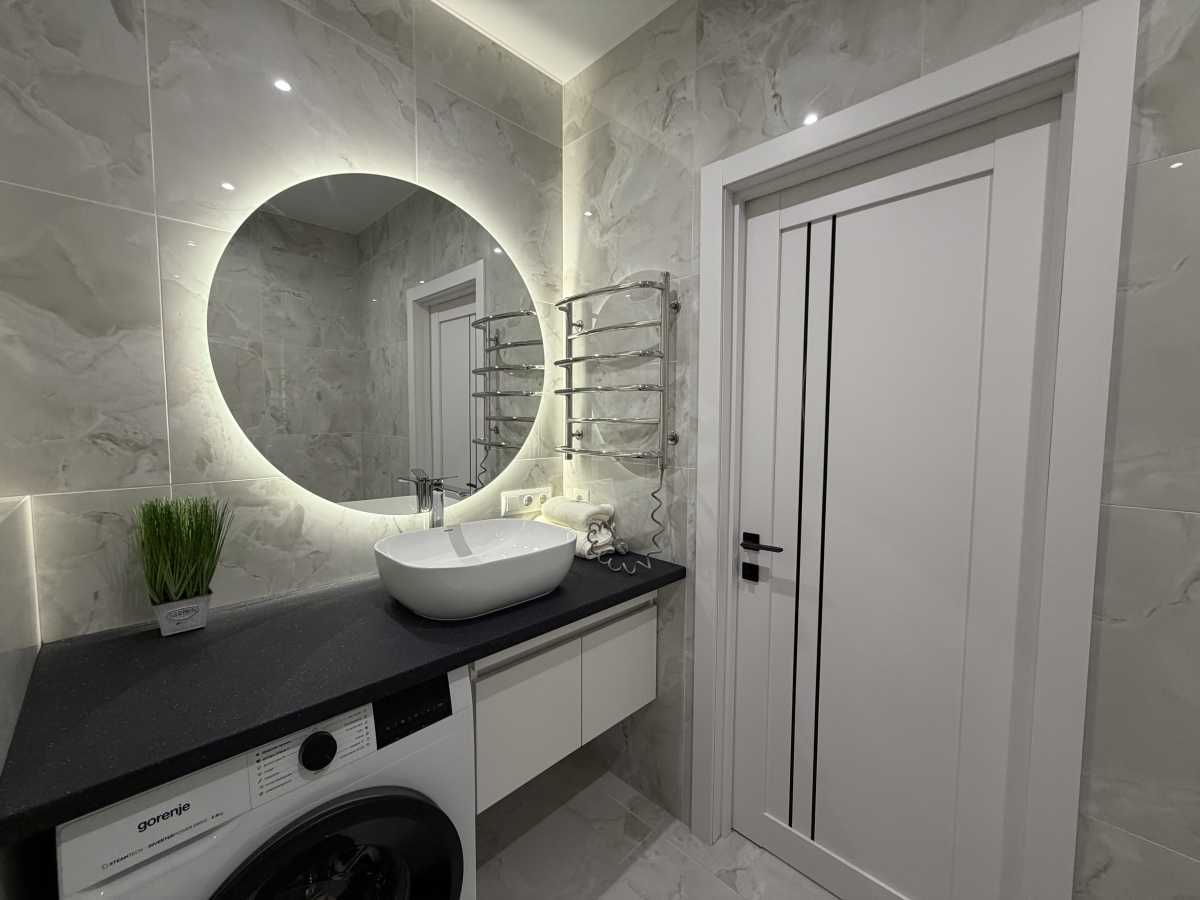 Продаж 1-кімнатної квартири 38 м², Героїв Небесної Сотні просп.