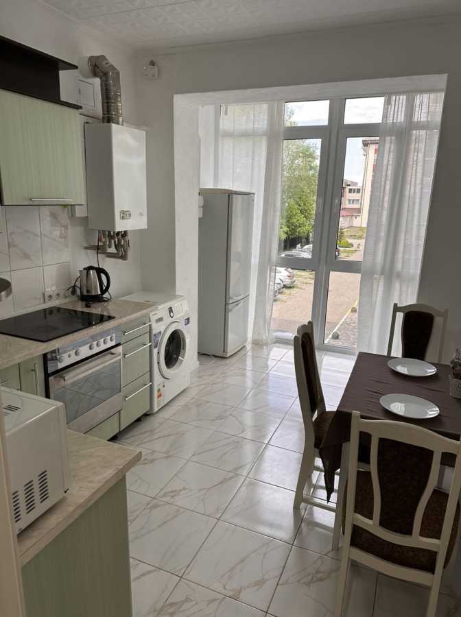 Оренда 1-кімнатної квартири 36 м², Інститутська вул., 45, 47